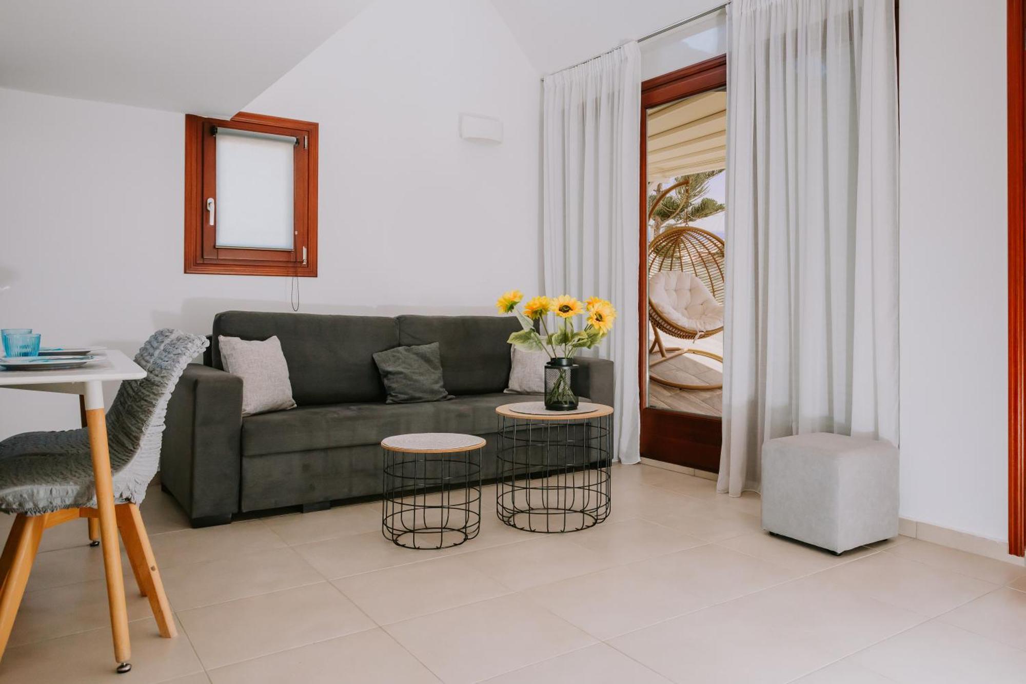 Sun Stories Suites Vóthon Kültér fotó