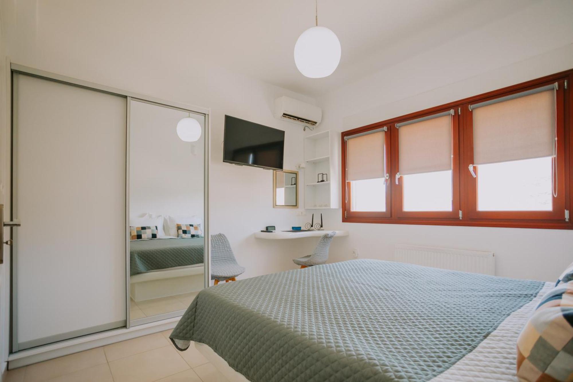 Sun Stories Suites Vóthon Kültér fotó